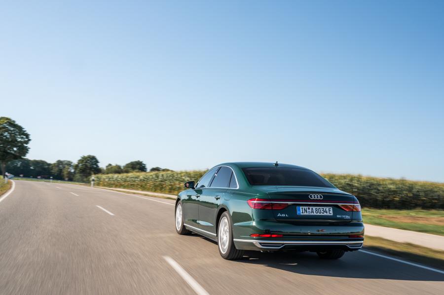  Audi A8 L 60 TFSI e Quattro 2019 года  (WW) (фото 11 из 61)